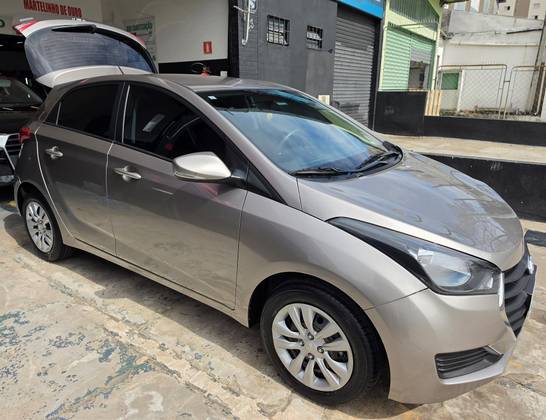 HYUNDAI HB20 1.6 COMFORT PLUS 16V FLEX 4P AUTOMÁTICO HYUNDAI HB20 1.6 COMFORT PLUS 16V FLEX 4P AUTOMÁTICO